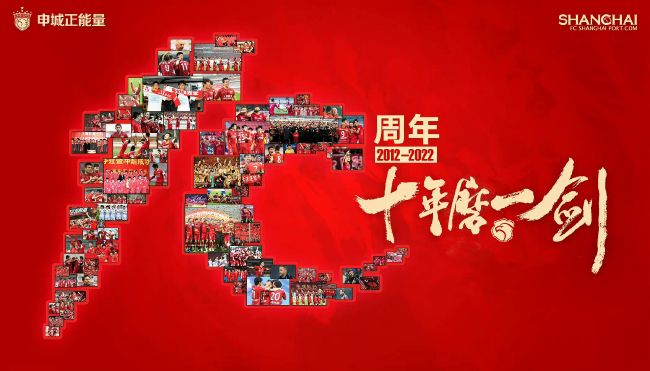 12岁女孩穿比基尼跳舞
