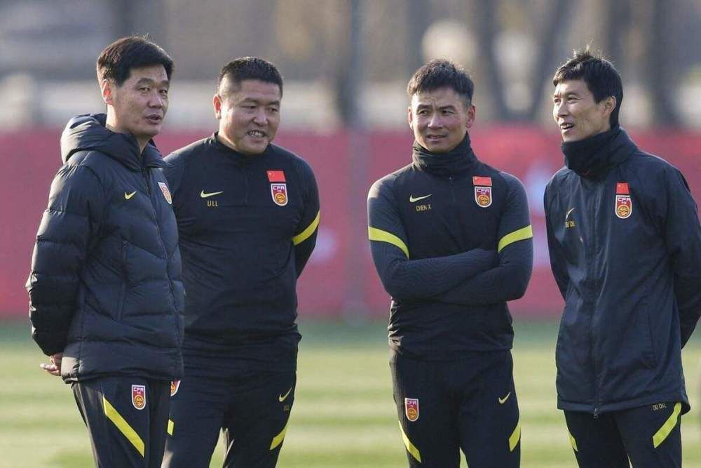 少妇在美国被黑人调教成奴